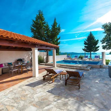 Tereza With Private Pool Sea View *